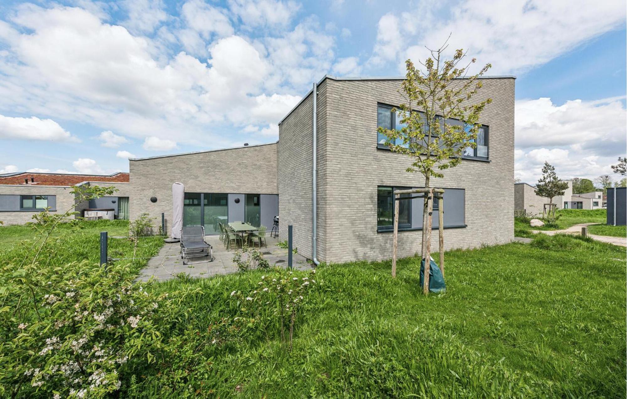 Cozy Home In Lembruch-Duemmer See With Sauna Zewnętrze zdjęcie